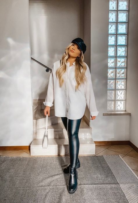 Faux Leather Leggings White Button Up, Button Up Shirt And Leggings Outfit, Leggings And Button Down Shirt Outfit, White Button Down Outfit, Leather Leggings Outfits, Hot Mom Outfits, Faux Leather Leggings Outfit, Button Down Outfit, Leather Leggings Outfit