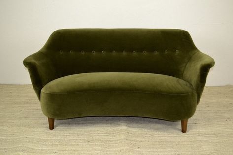 Sofa Two Seater, Sofa Curved, Vintage Sofas, Couches For Sale, Green Velvet Sofa, Antique Sofa, Green Sofa, Mid Century Sofa, Settee Sofa