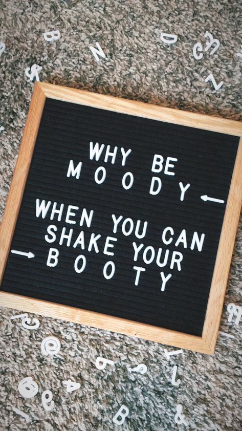 Aesthetic Letter Board Ideas, Funny Chalkboard Quotes, Funny Summer Letter Board Quotes, August Letterboard Quotes, Small Letter Board Quotes, Quote Board Ideas, Funny Letterboard Quotes, Feltboard Quotes, Affirmative Statements