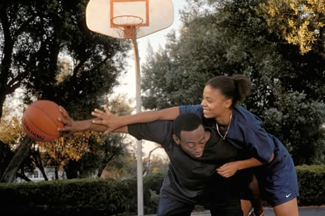 Love and Basketball (2000): Quincy is set to marry the wrong woman instead of his college sweetheart and perfect foil Monica. The night before the wedding, the two play a high stakes game — if he loses, he won't get married the next day. He wins in a heartbreaking turn, but as Monica is walking away, he utters "Double or nothing?" Love And Basketball Movie, Teen Romance Movies, Basketball Movies, Omar Epps, Sanaa Lathan, Ben Carson, Look Festival, Steve Carell, Ewan Mcgregor