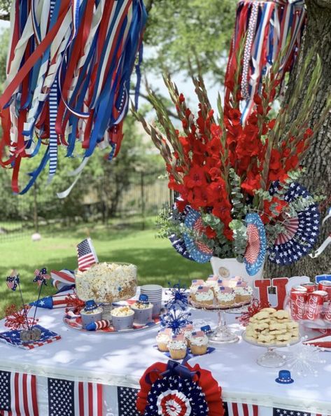 Happy July 4th, Summer Flower Arrangements, Memorial Day Decorations, Usa Party, Second Birthday Ideas, Bday Party Theme, Fourth Of July Decor, Happy July, 4th Of July Celebration