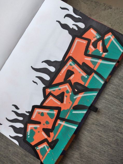 Graffiti Art On Paper Easy, Blackbook Graffiti Sketches, Graffiti Lettering Color, Graffiti Easy Ideas, Graffiti Stickers Ideas, Graffiti Art Easy, Black Book Graffiti, Graffiti Easy, Easy Grafitti Art