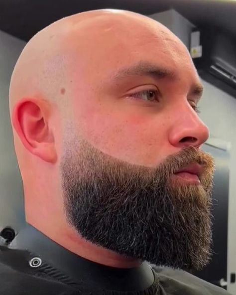 Beard And Bald Head, Black Beard Styles, Beard Inspiration, Beard Styles Shape, Shaved Head With Beard, Viking Beard Styles, Black Men Beard Styles, Bald Beard, Bald Men With Beards