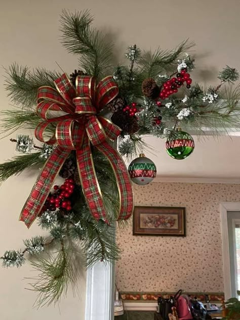 Amazing Home, Christmas Decor Ideas, Christmas Wreath, Diy Christmas, Christmas Decor, Easy Diy, Decor Ideas, Wreath, Ceiling