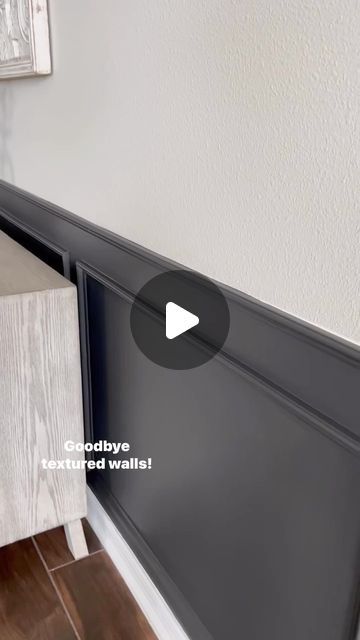 Paint Over Textured Walls, How To Cover Textured Walls, Adding Texture To Walls, Texture Walls, Textured Walls Ideas, Wall Texture Ideas, Diy Wall Painting Techniques, Interior Wall Texture, Wall Painting Techniques