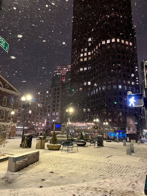 Winter Night City Aesthetic, Snow In Boston, Snowy Neighborhood At Night, Boston Snow Aesthetic, Winter At Night Aesthetic, Pretty Snow Pictures, Chicago Snow Aesthetic, Boston Lifestyle Aesthetic, Boston City Aesthetic Night