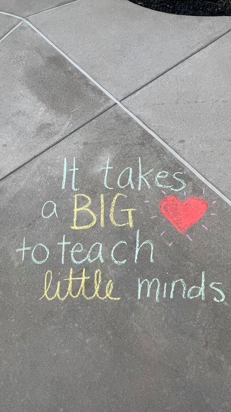 Teacher Chalk Art, Chalk The Walk Ideas Back To School, Teacher Appreciation Chalk Sidewalk, Teacher Appreciation Chalk Art, Motivational Sidewalk Chalk Art, Chalk Messages Sidewalk School, Sidewalk Chalk Encouragement, Chalk Quotes, Pto Board