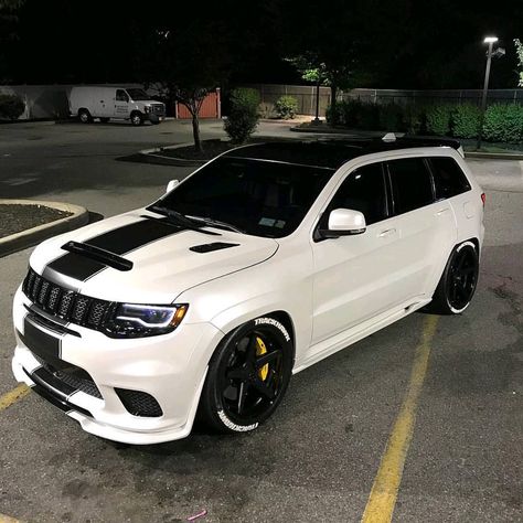 SRT |Scatpack |Hellcat |Demon en Instagram: “🔥Bagged Trackhawk 🔥 Owner: @tnt6927 . . . -------------------------------- LIKE✔ COMMENT✔ TAG a friend that would drive it✔ 👉@str8.srt for…” Srt8 Jeep, Srt Jeep, Jeep Srt8, Jeep Grand Cherokee Srt, Jack Of All Trades, Dodge Muscle Cars, Dream Cars Jeep, Custom Jeep, Lux Cars