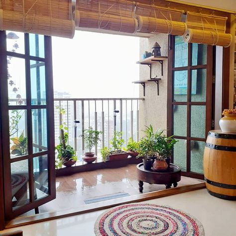 Mumbai Balcony Decor, Mumbai Balcony View, Indian Balcony Decor Ideas, Home Decor India, Big Balcony, Indian Room, Indian Room Decor, Balcony Ideas Indian, Glass Balcony