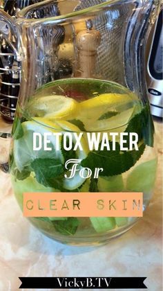 Pinning Today: 31 DIY DETOX Water Recipes – Drinks To Start Off 2016 Right! Water For Clear Skin, Detox Water For Clear Skin, Detox Water Recipe, Healthy Detox Cleanse, Body Detox Cleanse, Detox Kur, Lemon Diet, Detox Waters, Detox Water Recipes