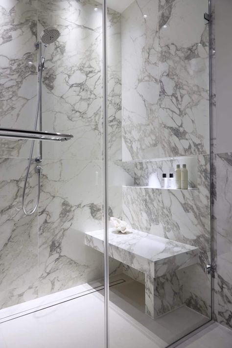 Shower Bench Built In, Hotel Bathroom Design Luxury, تصميم دورة مياه, Bathroom Tile Design Ideas, Hotel Bathroom Design, Tile Design Ideas, Shower Area, Washroom Design, Small Bathroom Makeover