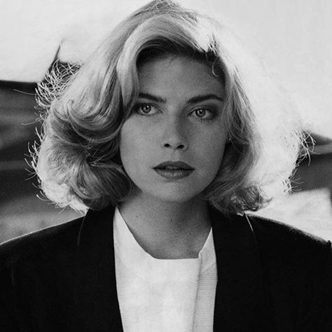 Kelly Mcgillis, Look 80s, White Photo, Beauty Photography, Beauty Inspiration, American Actress, Hair Inspiration, Beautiful People, Persona