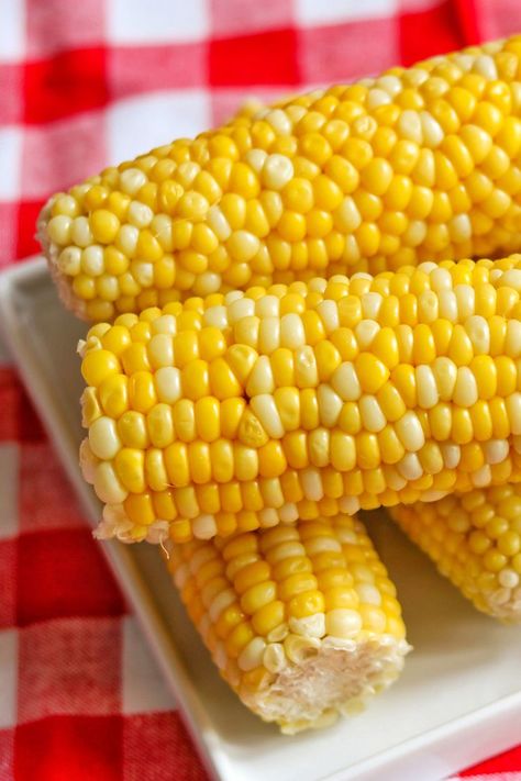 My Dad’s Simple Trick for the Sweetest Corn on the Cob Sweet Corn On The Cob Boiled, Boil Corn On Cob, Corn On The Cob Boiled, Best Corn On The Cob, Cooking Corn On The Cob, Corn On The Cob Recipes, Boil Corn On The Cob, Corn Recipes Side Dishes, Creamed Corn Recipes