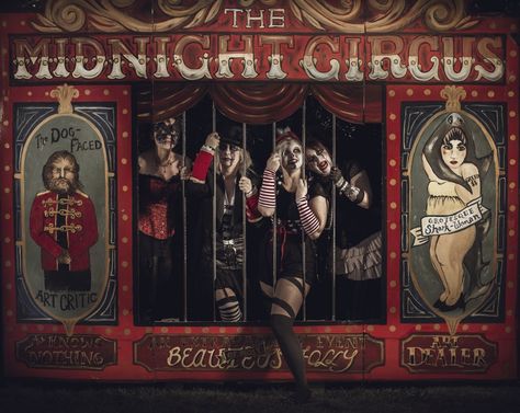 ◕¸¸◕ Scary Circus, Midnight Circus, Haunted Circus, Haunted Carnival, Creepy Circus, Circus Aesthetic, Creepy Carnival, Halloween Circus, Circus Sideshow