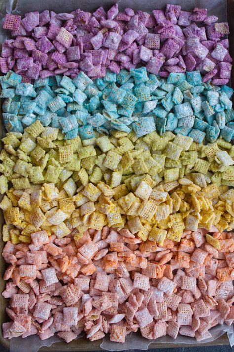 Rainbow Muddy Buddies | Lauren's Latest Rainbow Snacks, Muddy Buddies Recipe, Rainbow Desserts, Puppy Chow Recipes, Easter Snacks, Cereal Snacks, Chex Mix Recipes, Muddy Buddies, Rainbow Food