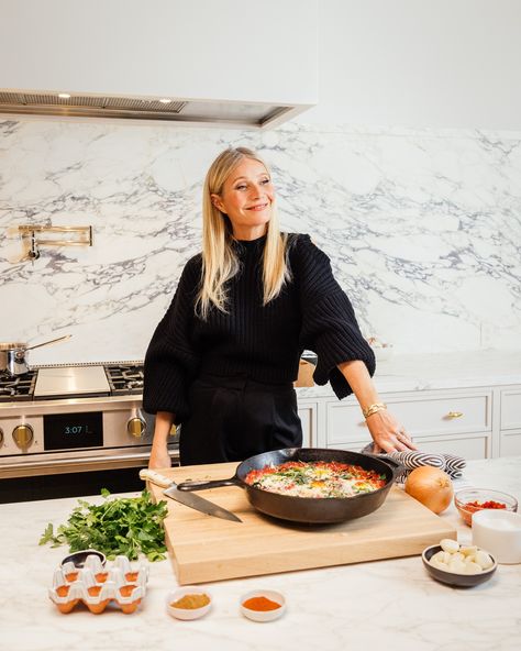 Gwyneth Paltrow Cooks Paleo Breakfast Shakshuka in Her Monogram Kitchen Lightly My Darling, Monogram Kitchen, Apt Kitchen, Shucking Oysters, Shooting Ideas, Roast Chicken Recipes, Large Salad Bowl, French Cooking, Paleo Breakfast