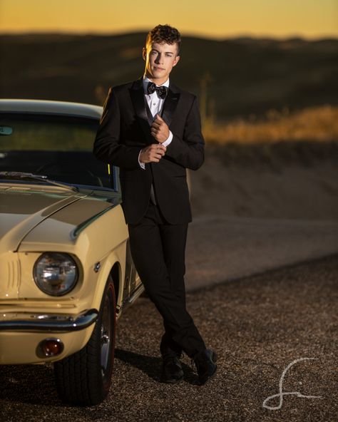 Senior Guy wearing a black tux next to his classic car for Senior pictures Boys Homecoming Pictures, Couple Photography Poses For Prom, Couple Poses Matric Farewell, Individual Prom Picture Ideas Guys, Prom Photos With Car, Photo Shoot Poses For Men, Senior Pictures With Car, Matric Dance Photoshoot Ideas, Matric Farewell Photoshoot Ideas