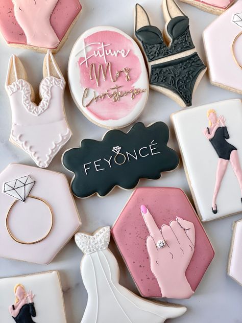 Cookies Bachelorette Party, Bach And Boujee Cookies, Cookies For Bachelorette Party, Bachelorette Decorated Cookies, Engagement Royal Icing Cookies, Bachelorette Party Cookies Decorated, Bachelorette Cupcake Ideas, Bachelorette Cookies Decorated, Bachelorette Cookie Ideas