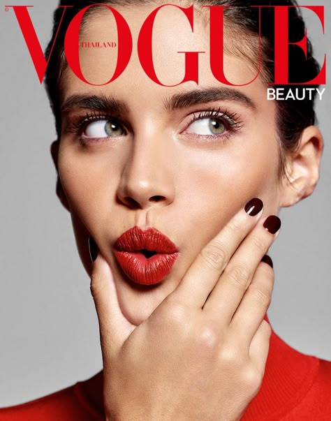 Sara Sampaio on Vogue Thailand July 2018 Cover - Great read ☀️ Stylish outfit ideas for women who follow fashion from Zefinka. Vogue Makeup, Vogue Thailand, Vogue Vintage, Vogue Magazine Covers, Tim Walker, Beauty Photoshoot, Outfit Ideas For Women, Fashion Magazine Cover, Sara Sampaio