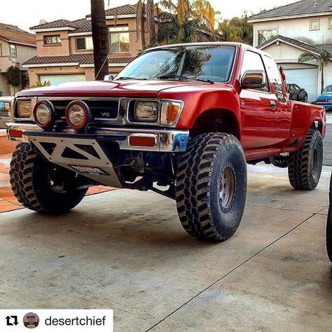 Had to repost this awesome #longtravel #ifs #toyota with #sweet #skidplate ready to #rock the #desert http://ift.tt/2m7U77e Toyota Prerunner, Toyota Trucks 4x4, Toyota Pickup 4x4, Toyota Tacoma 4x4, Small Pickups, Tacoma Truck, Adventure Car, Pre Runner, Toyota 4x4