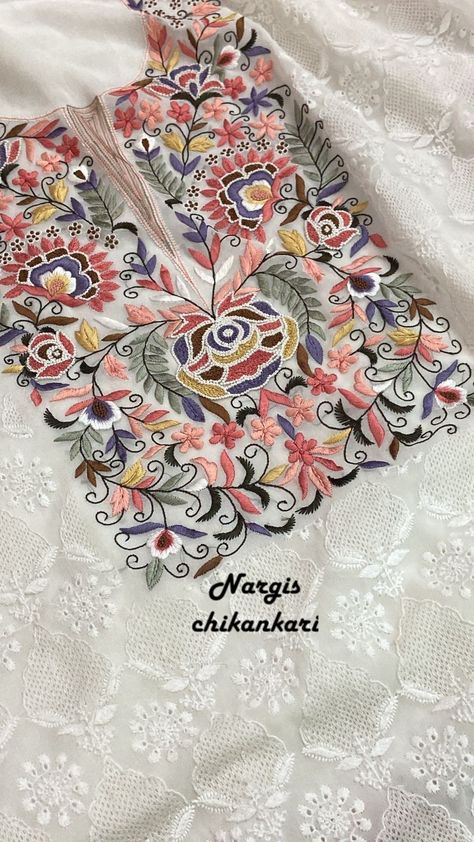 Gara Embroidery Design, Parsi Embroidery Design, Parsi Work Embroidery Suits, Chikankari Embroidery Motifs Pattern, Delicate Embroidery Design, Parsi Gara Embroidery, Gara Embroidery, Chikankari Dupatta, Ladies Cardigan Knitting Patterns