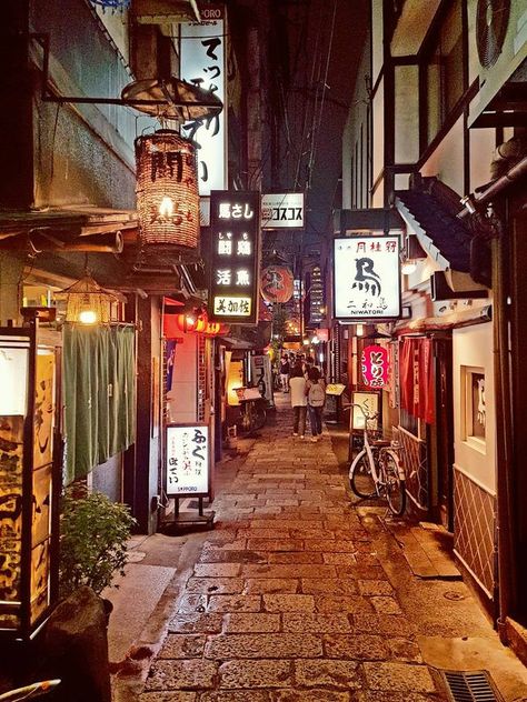 Alleyway in the Shinsaibashi district, Osaka Osaka Japan Aesthetic, Japanese Alley, Street Alley, Alley Way, Aesthetic Japanese, Aesthetic Street, Osaka Castle, Japan Street, Japan Photography