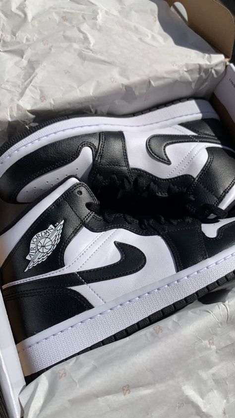 Black And White Picture Wall, White Picture, Air Jordan 1 Mid, Black And White Pictures, Jordan 1 Mid, Girl Quotes, Air Jordan 1, Nike Air Jordan, Jordan 1