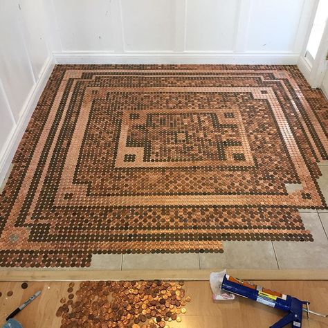 Artist Works On A DIY Project To Create This Stunning Mosaic Floor Out Of 7,500 Pennies Penny Floor Designs, Penny Mosaic, Penny Tile Floors, Penny Floor, Penny Tile, Hallway Designs, Unique Flooring, Diy Flooring, Mosaic Flooring