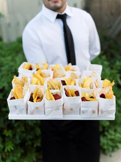 Chip Appetizers, Wedding Reception Snacks, Outdoor Wedding Foods, Wedding Cocktail Hour Food, Backyard Wedding Food, Bbq Wedding Reception, Backyard Bbq Wedding, Elegant Backyard Wedding, Backyard Wedding Ideas