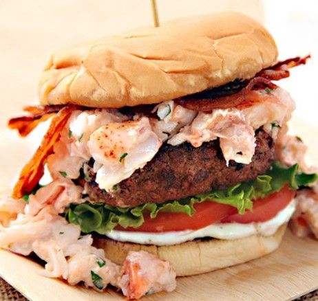 Gormet Burgers, Bacon Burger Recipes, Bbq Recipe, Sandwich Wraps, Burger Sliders, Lobster Meat, Bacon Burger, Surf And Turf, Grilled Burgers