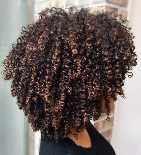 Sem limites Lindooo de Duer❤❤❤❤❤❤❤❤❤❤❤❤❤❤❤❤❤❤❤❤❤❤❤❤❤❤ Curly Hair Color Ideas, Curly Hair Color, Dyed Curly Hair, Highlights Curly Hair, Natural Hair Cuts, Colored Curly Hair, Dyed Natural Hair, Curly Hair Inspiration, Hair Laid