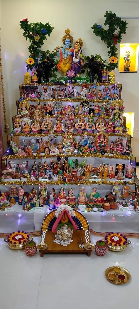 Navarathiri Golu Ideas, Bommala Koluvu Ideas, Golu Decoration Ideas, Golu Navaratri, Diy Golu Dolls, Navratri Decor, Bommala Koluvu, Golu Dolls, Pooja Decor