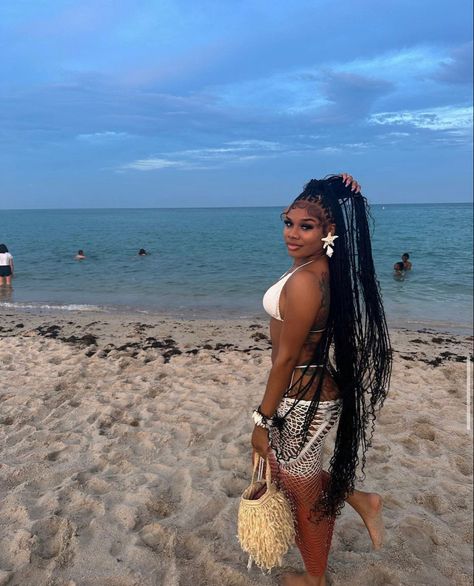 Swimsuit Body, Vacation Hairstyles, Feed In Braid, Chill Fits, Stylish Clothes, Beach Babe, Simple Outfits, Jamaica, Hair Inspo