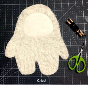 Felt Yeti, Grumpy Face, Felt Toys Patterns, Felt Hair Clips, Plushie Patterns, Felt Pattern, Sewing Blogs, Faux Fur Fabric, Cute Monsters