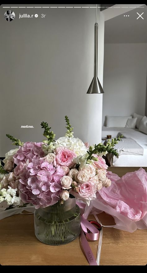 Floral Arrangement Aesthetic, Bedroom Flower Arrangements, Flower Arrangement Aesthetic, Flowers Arrangements For Home, Table Flower Arrangements, Peonies And Hydrangeas, Boquette Flowers, Nothing But Flowers, Flowers Aesthetic