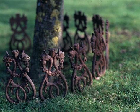 Gothic Garden Ideas, Goth Garden Ideas, Spooky Garden, Witchy Garden, Dark Garden, Goth Garden, Witch Garden, Gothic Garden, Stone Fountains