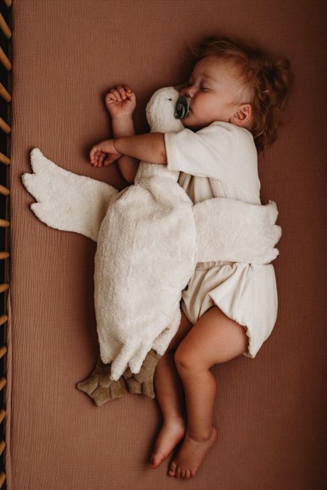 We absolutely adore the organic soft toy collection by Senger Naturwelt. Hand made with high quality, sustainable materials, each animal is unique in its own way and will last a lifetime of cuddles. Toddler Organization, Heat Bag, Hand Knit Doll, Baby Wishlist, Hugs And Cuddles, Feeding Pillow, Newborn Toys, Cuddly Animals, Baby Wrap Carrier