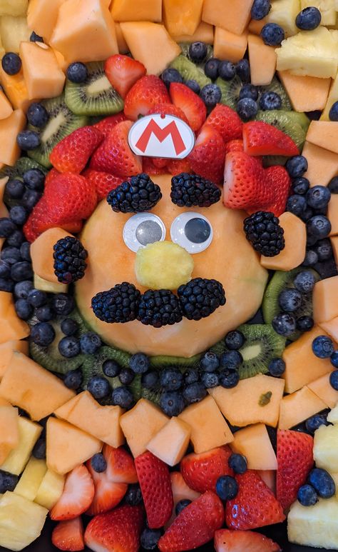 Super Mario Fruit Platter, Mario Fruit Tray, Super Mario Food, Mario Party Food, Super Mario Bros Party Ideas Food, Mario Themed Food, Vegan Lifestyle Inspiration, Super Mario Brothers Party, Mario Bros Birthday Party Ideas