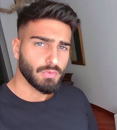 Beard Costume, Beard Cuts, Patchy Beard, Mens Haircuts Short Hair, Man With A Beard, Mens Hairstyles With Beard, Beard Styles Short, Mens Hairstyles Thick Hair, Beard Hairstyle