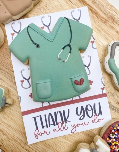 Nurse Appreciation Cookies Decorated, Syringe Cookies, Doctor Cookies, Medical Cookies, Medical Party, Galletas Royal Icing, Nurse Cookies, Cookie Cake Decorations, Thank You Cookies