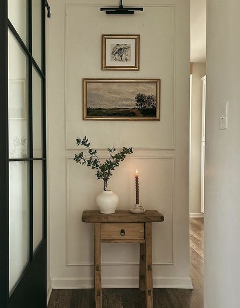 Small Hallway Decor Ideas Apartments, Elegant Hallway Ideas, Awkward Hallway Space, Elegant Hallways Interior Design, Awkward Hallway Ideas, Small Landing Ideas, Small Narrow Hallway Ideas, Hallway Wall Decor Ideas Narrow, Small Entryway Table Decor