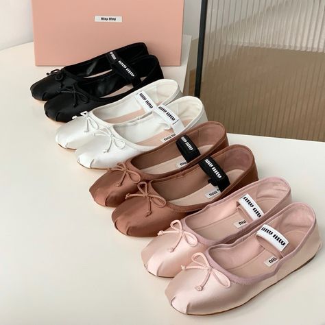 Shoes Selfie, By Fate I Conquer, Office Shoes For Women, Greta Falcone, Miu Miu Flats, Miu Miu Heels, Ballerina Outfit, Heels Aesthetic, Dr Shoes