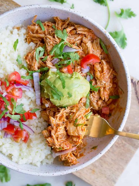 Instant Pot Chicken Tinga makes for the best version of chicken tacos....EVER! A meal that resembles restaurant quality. Paleo, Whole30, and Keto friendly. Instant Pot Chicken Tinga, Health Lunch, Chicken Tinga, Instapot Recipes, Instant Pot Chicken, Chicken Tacos, Pressure Cooker Recipes, Whole 30 Recipes, Whole 30