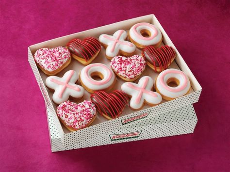 Donat Glaze, Krispy Kreme Donuts, Krispy Kreme Doughnut, Cute Donuts, Delicious Donuts, Krispy Kreme, Baked Donuts, Cute Desserts, Donut Recipes