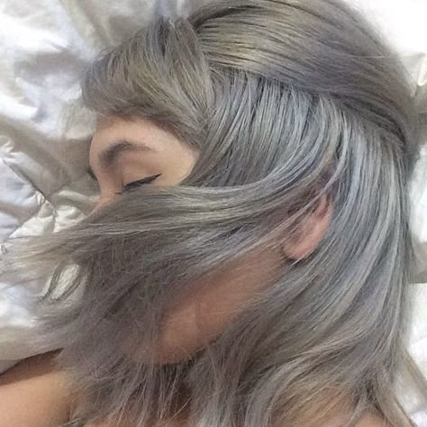 @happyandstupid / IG: athena_small Silver Hair Aesthetic, Grey Hair Aesthetic, Grey Silver Hair, Silver Hair Dye, Grey Aesthetic, Scene Hair, Pastel Hair, Dye My Hair, Hair Envy