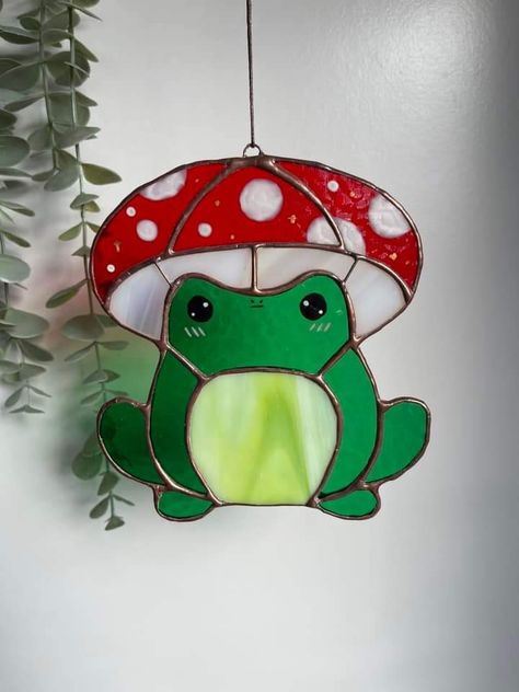 Whimsical Stained Glass Patterns, Stained Glass Frog Pattern, Stain Glass Window Art Simple, Frog Stained Glass Patterns, Stainglass Ideas Beginner, Easy Stained Glass Ideas, Harry Potter Stained Glass Patterns, Stained Glass Ideas For Beginners, Fake Stained Glass Diy