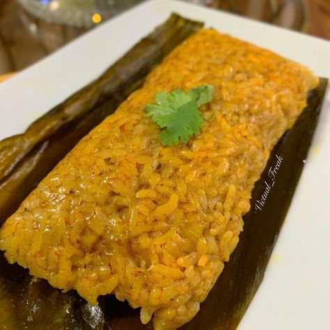 Pasteles de Arroz (Rice Pasteles) Arroz Recipe, Puerto Rican Christmas, Beef Patties Recipes, Mexican Tamales, Favorite Christmas Desserts, Roasted Broccoli Recipe, Puerto Rican Cuisine, Puerto Rico Food, Boricua Recipes