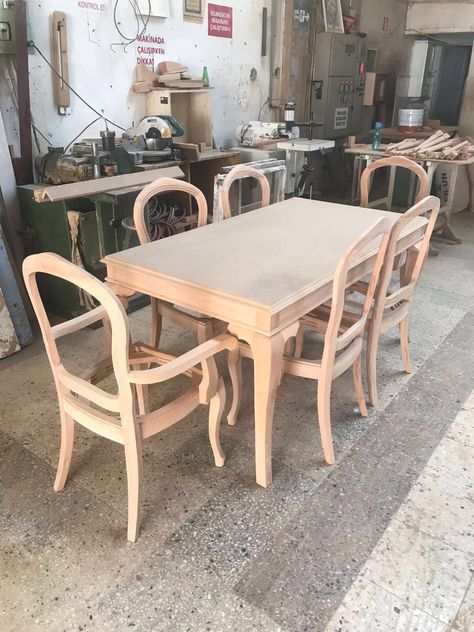 Woodworking At Home, Dining Room Furniture Collections, Furniture Reupholstery, Chair Design Wooden, Classic Dining Room, Wood Table Design, Corner Sofa Design, Diy Dining Table, Room Partition Designs