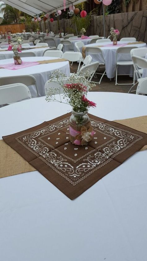 Country Grad Party, Country Party Decorations, Guys Graduation Party, Rustic Prom, Country Graduation Party, Western Prom, Ffa Week, Country Graduation, Girl Graduation Party