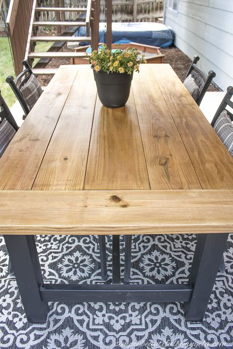 Dining Table Makeover Ideas, Diy Dining Table Makeover, Table Makeover Ideas, Outdoor Dining Table Diy, Outdoor Wood Table, Diy Patio Table, Dining Table Makeover, Patio Dining Furniture, Dining Outdoor